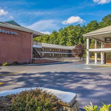 Days Inn By Wyndham Elmsford